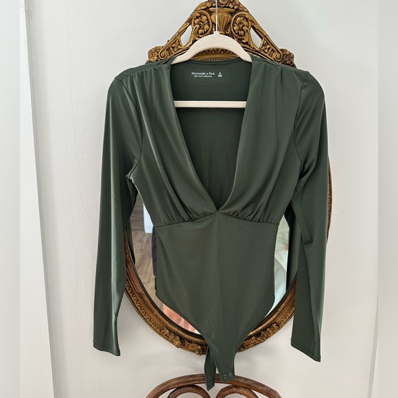 Abercrombie & Fitch Tops - NWT Abercrombie & Fitch Green Bodysuit